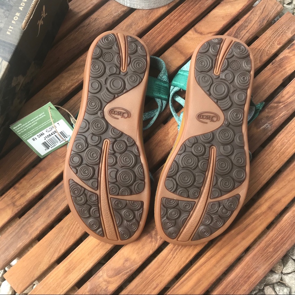 SOLD NWT Chaco Diana Sandals - Picture 4 of 8